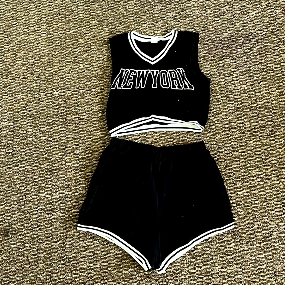 Black New York matching set from shein size US 14 years old